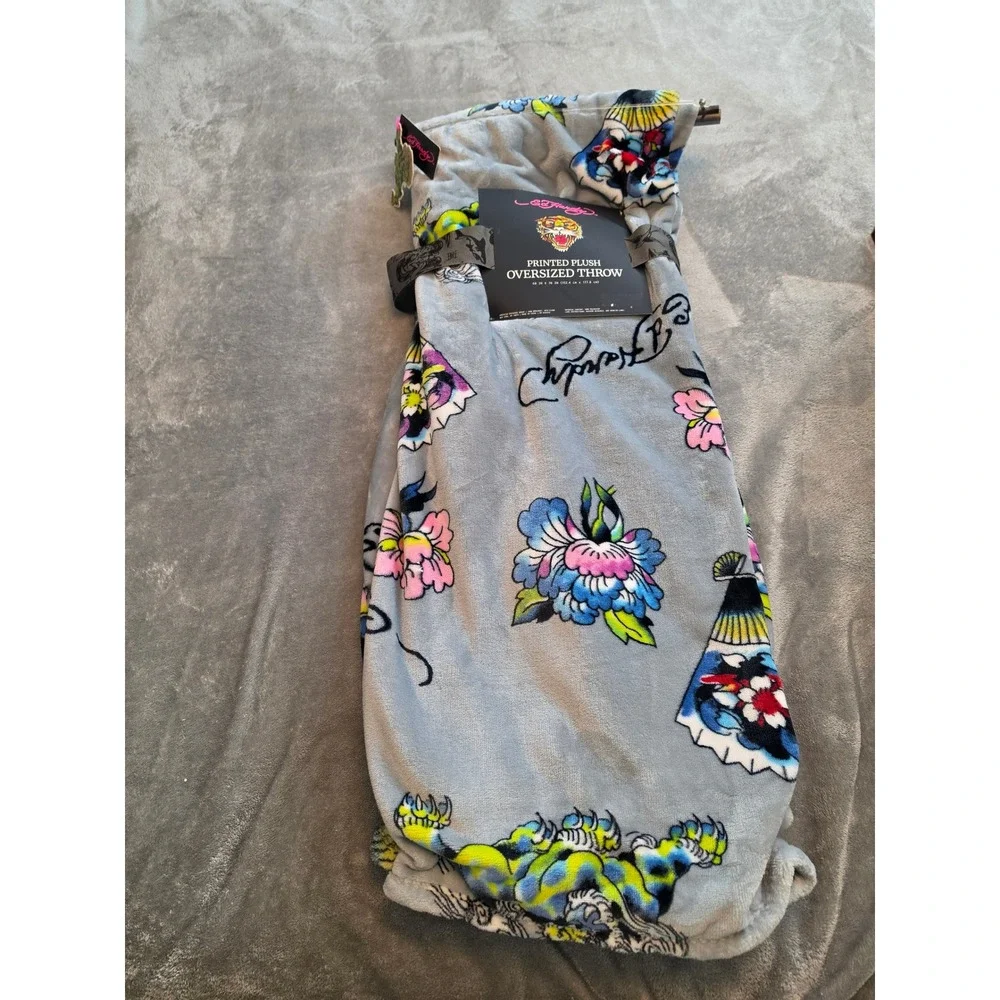 Ed Hardy Printed Plush Oversized Throw Blanket Grey Tattoo Art Tiger 60x70 NEW
